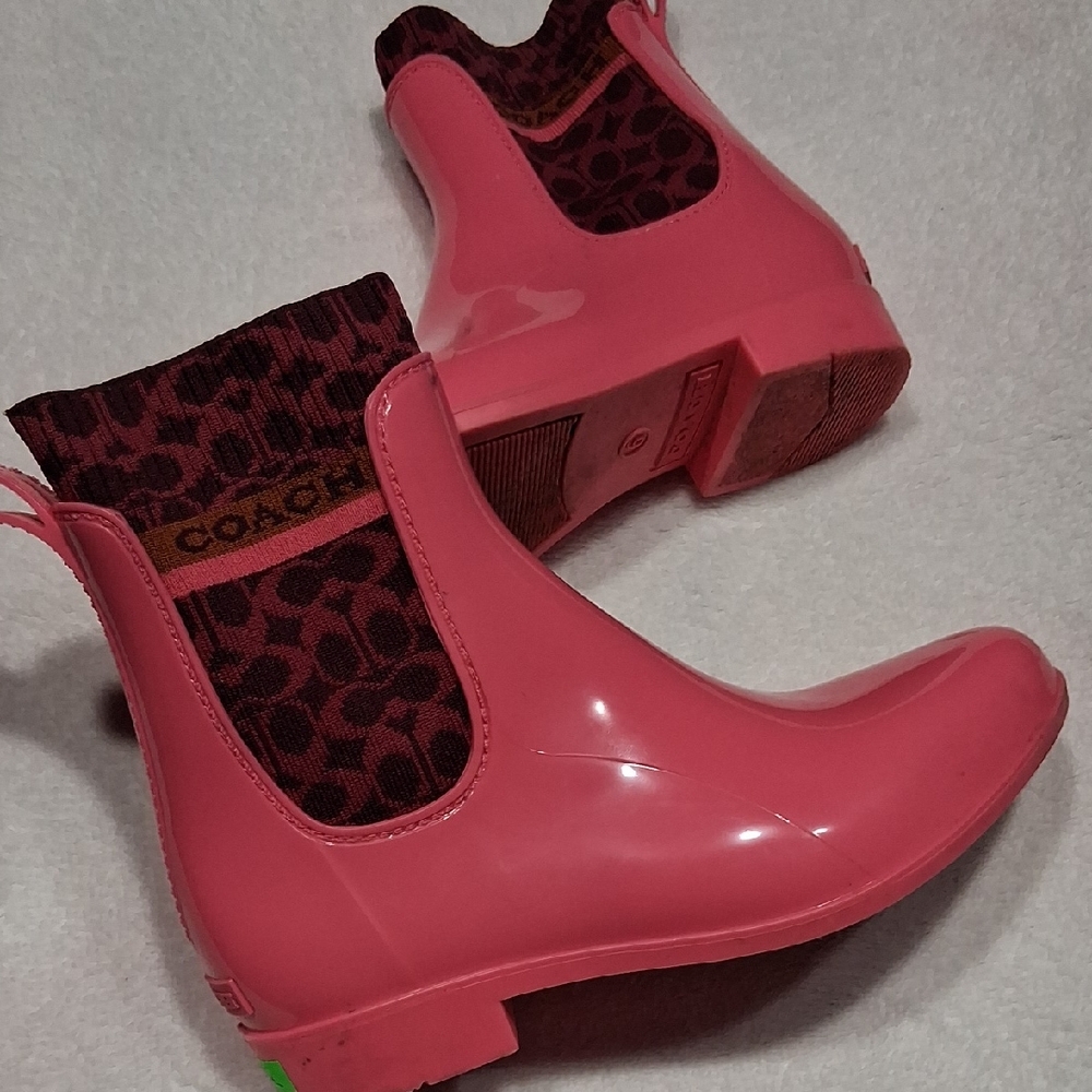 Coach Rivington Pink  Rubber Short Rain Boots Sz 6